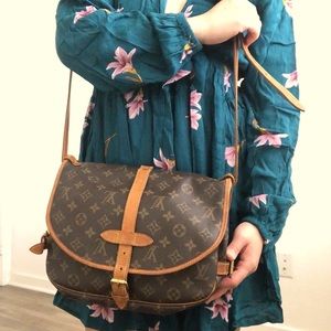 ☃️🎄HAPPY HOLIDAYS🎄☃️LOUIS VUITTON SAUMUR MM🎁🎁